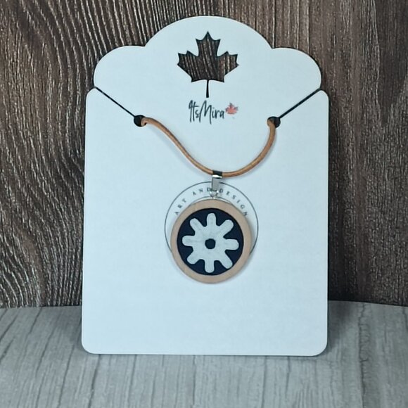 "Hviezda" UNESCO Heritage "Modrotlač" Blueprint Wood Necklace - Artisan Crafted - Picture 4 of 6